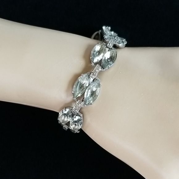 Vintage Mid Century Elegant Smoke Marquis Crystal Silver Tone Bracelet - Picture 11 of 16